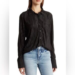 Good American Always Fits Plissé Shirt in Black Size 00/0